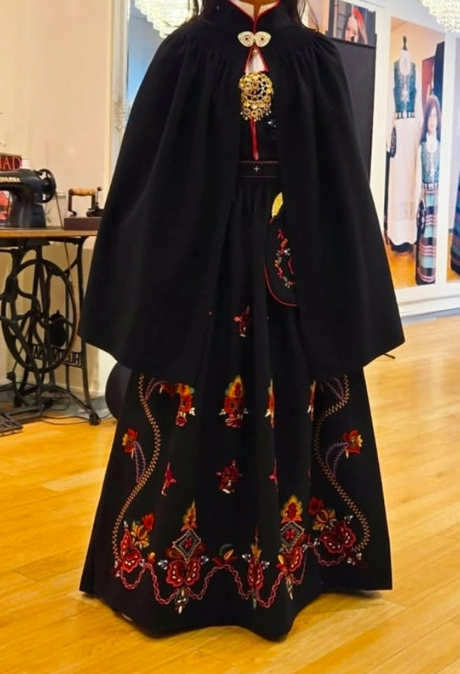 Cape til Sunnmørsbunad