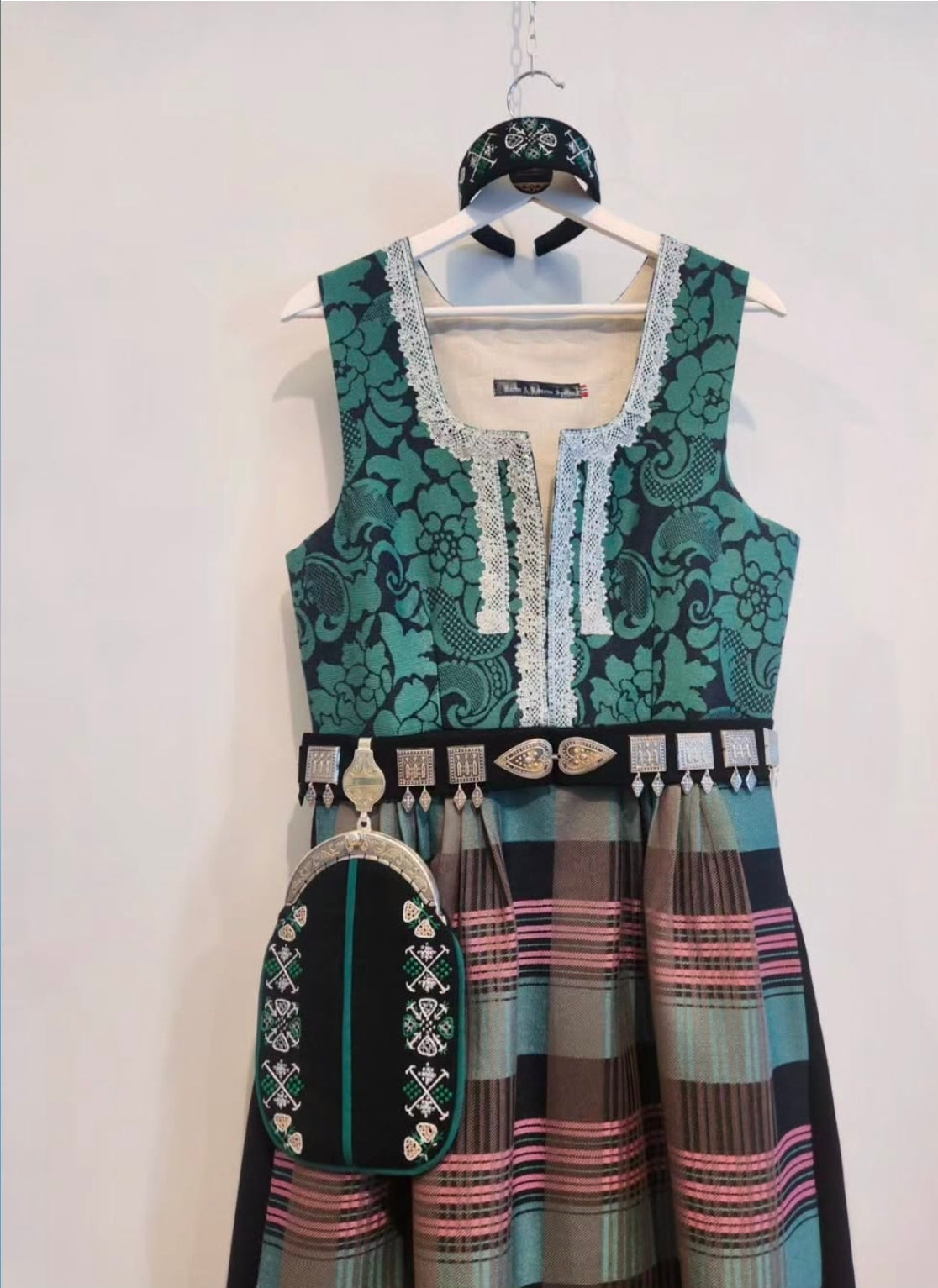 Vest - Nordmørsbunad (Damask)