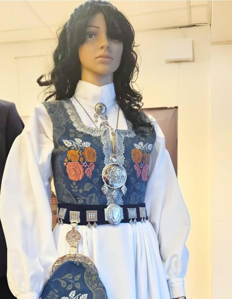 Vest - Nordmørsbunad (Kalemank)